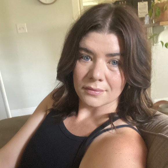 Meet your Posher, Melissa - Picture 1 of 1